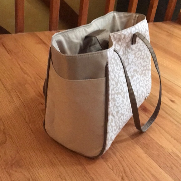 GloveIt Tote, 3 Zip Purse, & Wristlet - Picture 5 of 5